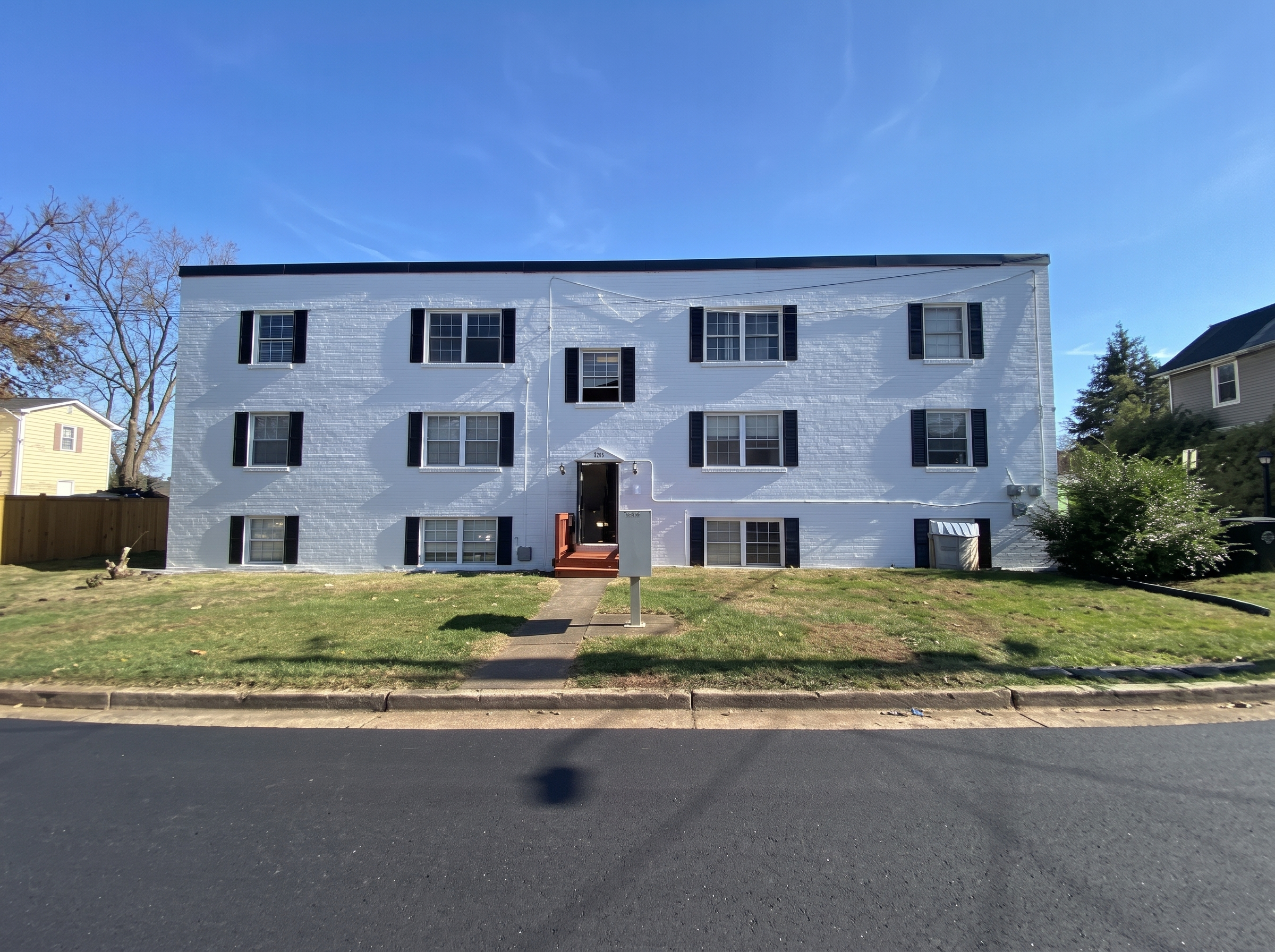 423 Hill Street Apt 3
