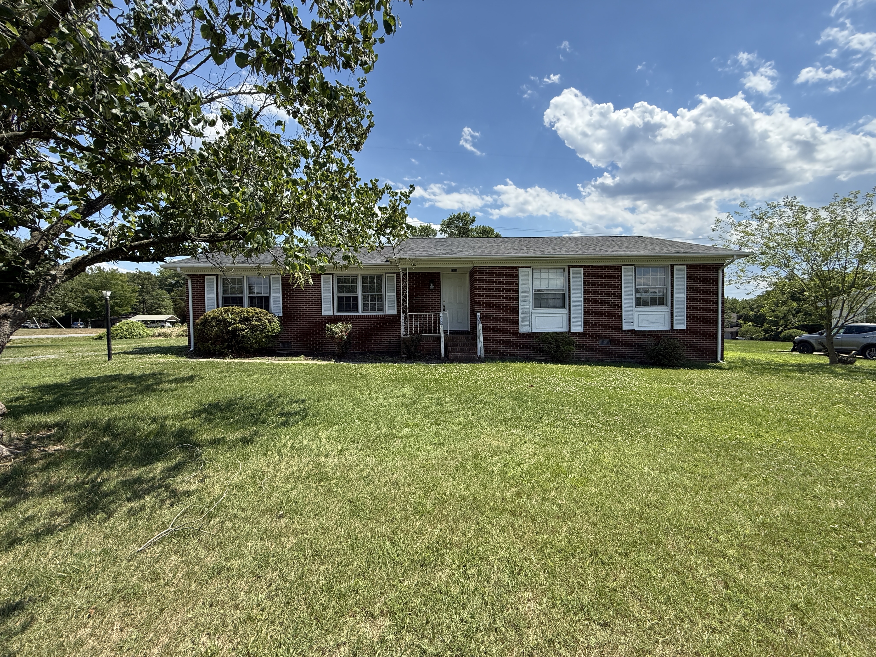 1804 Sherwood Drive