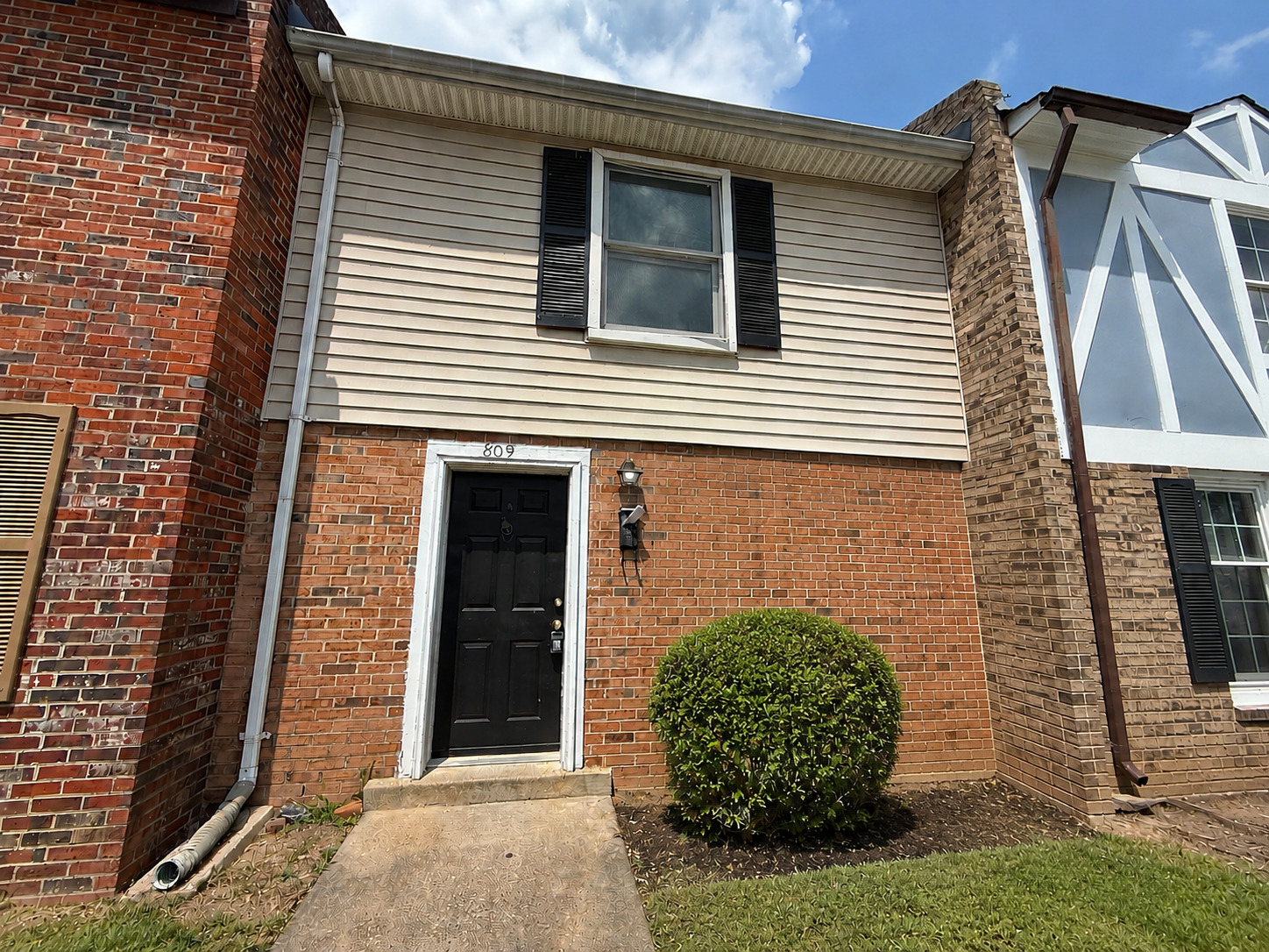 809 Denton Circle