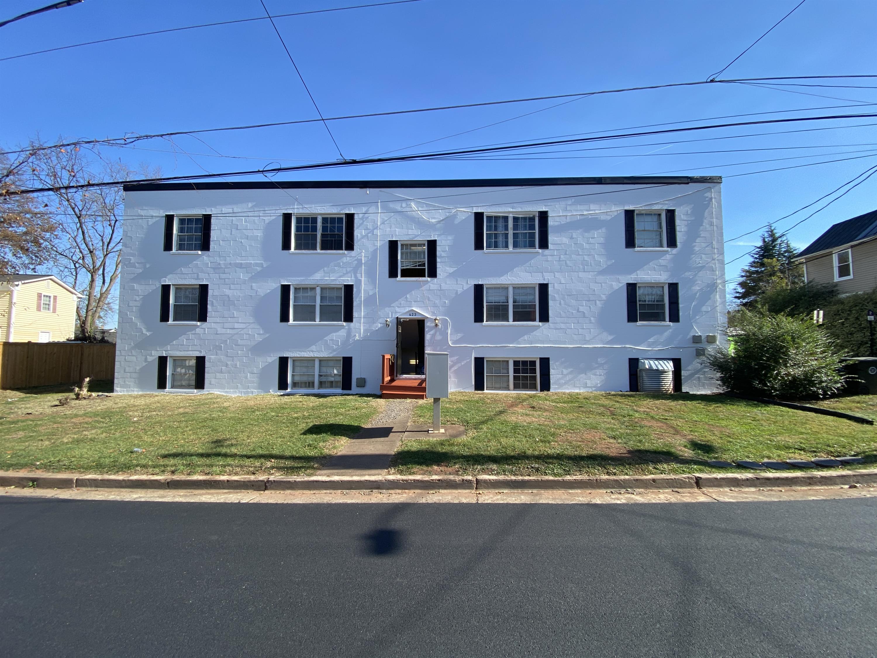 423 Hill Street Apt 3