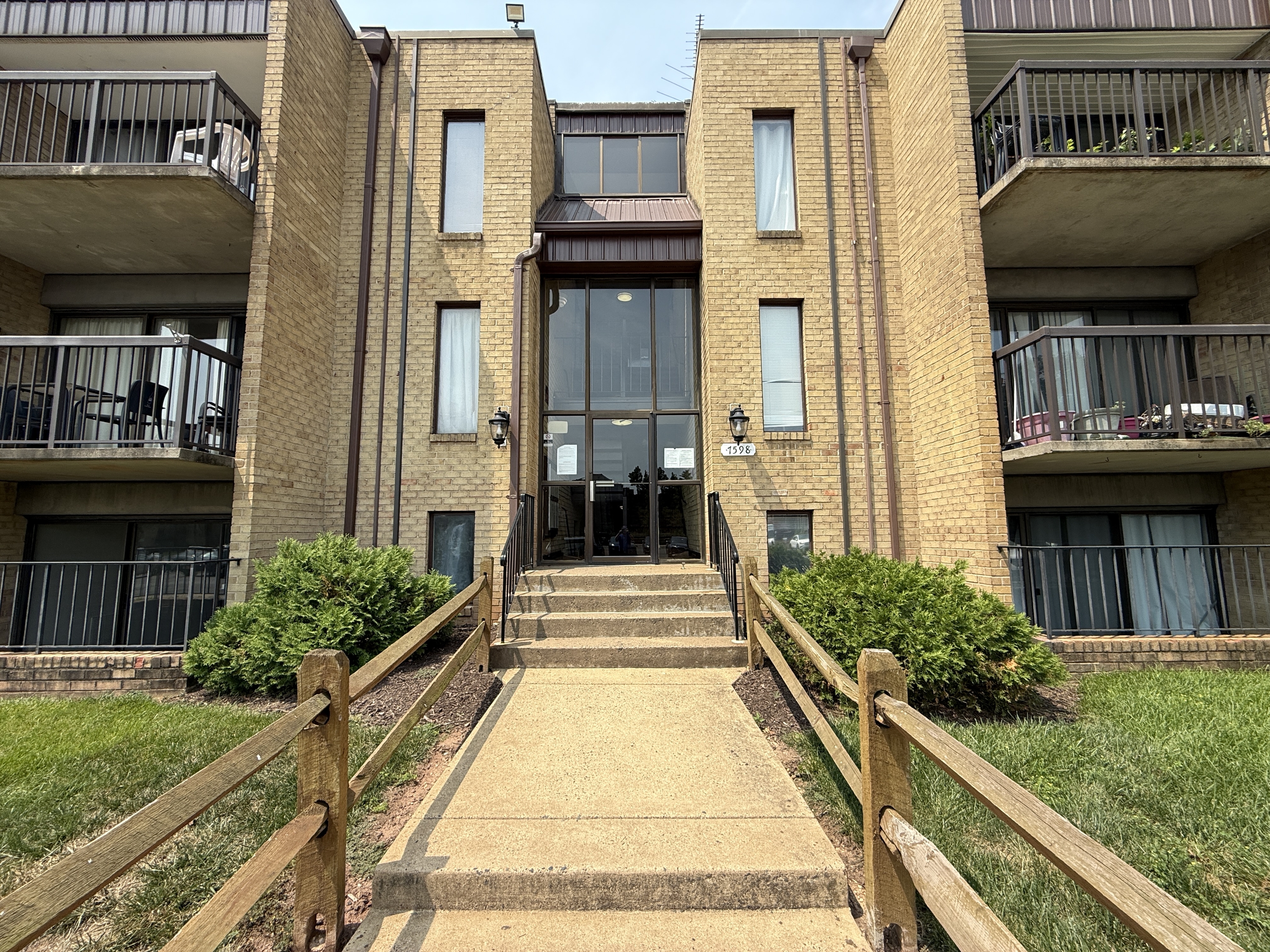 7598 Gales Court Apt 001